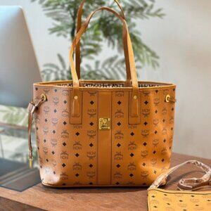 MCM LARGE CHOCO TOTE BAG